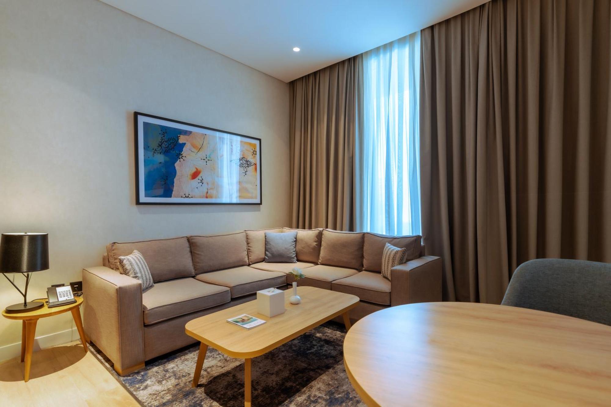 West Walk Retaj Hotel Al Rayyan Eksteriør bilde
